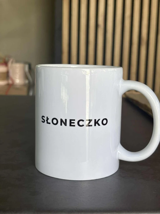 kubek-dzien-kurwa-dobry-sloneczko-zabawny-kubek.jpg