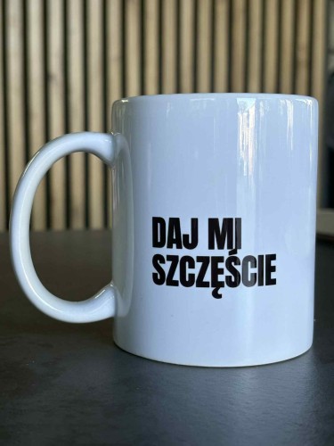 kubek-daj-mi-szczescie-smieszny-prezent.jpg