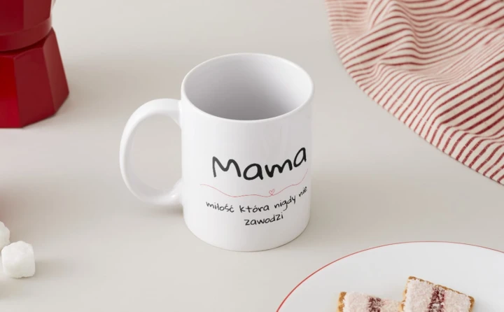 kubek-z-napisem-mama-prezent-urodziny-dla-mamy.jpg